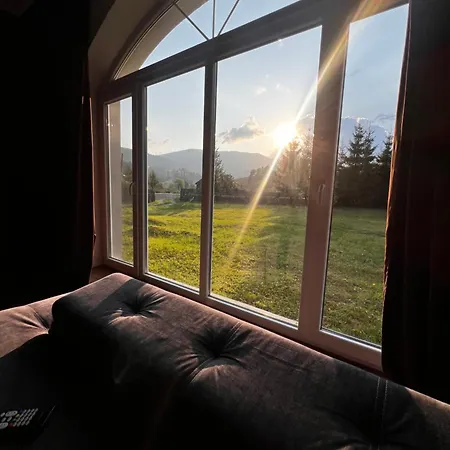 сімейна хата *